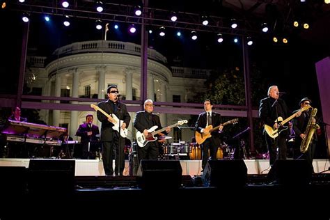 Top 10 Los Lobos Songs - ClassicRockHistory.com