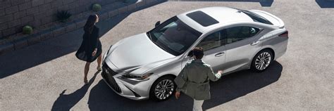 A Comprehensive Review of the Lexus ES Sedan | Lexus