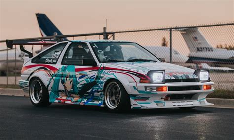 Introducing the wild and wacky world of itasha | VISOR.PH