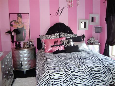 Hollywood Glamour Bedroom - Design Dazzle