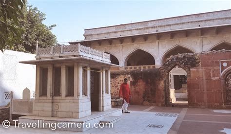 Mirza Ghalib Tomb in Nizamuddin Basti, Delhi