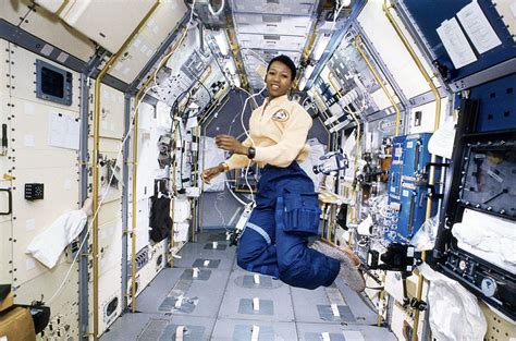 Mae Jemison: Astronaut Biography | Space