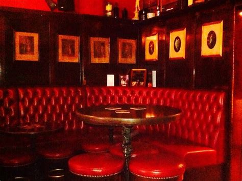 15 Best Bars in Dublin from Cocktail Dens to Classic Boozers