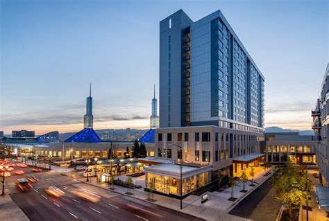 Hyatt Regency at the Oregon Convention Center | Mortenson