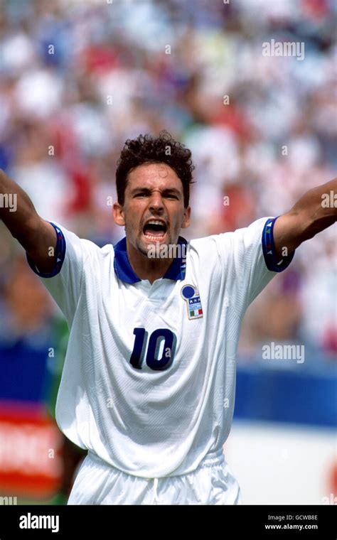 1994 world cup baggio hi-res stock photography and images - Alamy