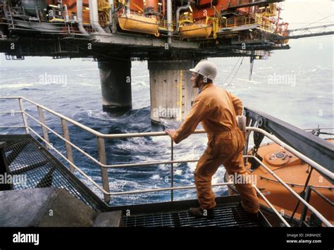 Ntb oil workers oil drilling working hi-res stock photography and ...