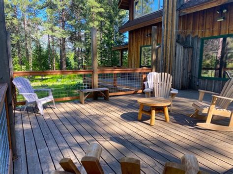 Lodging in Winthrop , WA at Methow Dog House with Methow Reservations