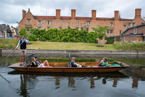 Distanced Shared Punting Tour – Traditional Punting Company