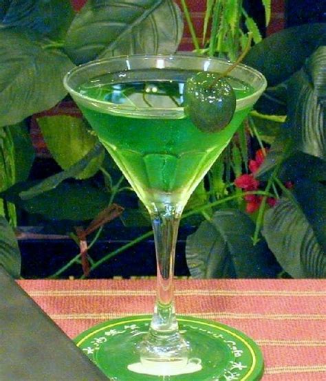 Flying Grasshopper Cocktail Recipe | Recipe | Grasshopper cocktails, Grasshopper cocktail ...