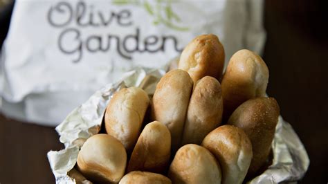 You Can Finally Make Your Favorite Olive Garden Recipes At Home