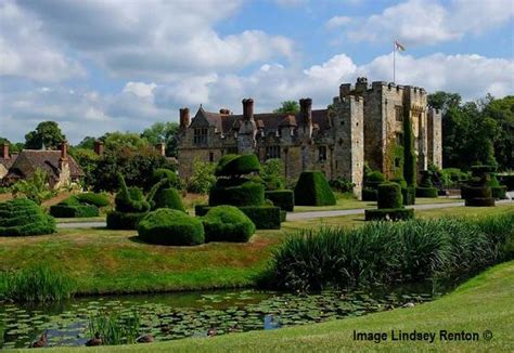 Hever Castle gardens, Edenbridge & hotels - Great British Gardens