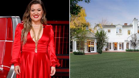 Kelly Clarkson's new £3.8m home after Brandon split has epic pool made for parties | HELLO!