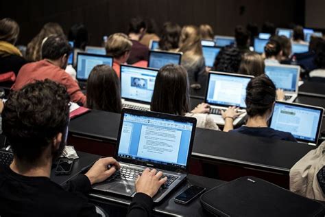 Back to School: The Best Laptop Computers for College Students in 2016 [Rankings]