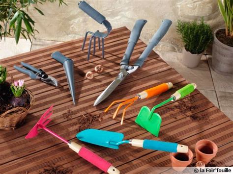 Les petits outils à main du jardinier