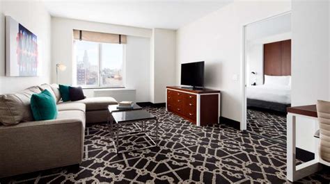 Hilton Delivers New York Charms with Brooklyn Hotel