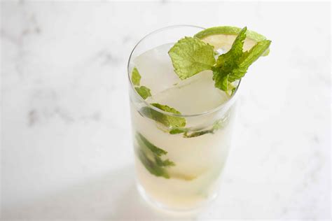 15 Refreshing Alcoholic Iced Tea Cocktail Recipes