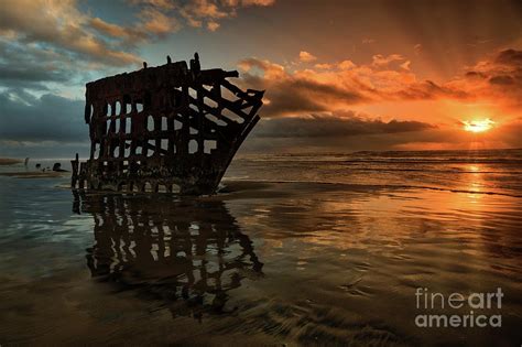 Sunset over Peter Iredale Shipwreck Photograph by Rob Daugherty | Fine ...