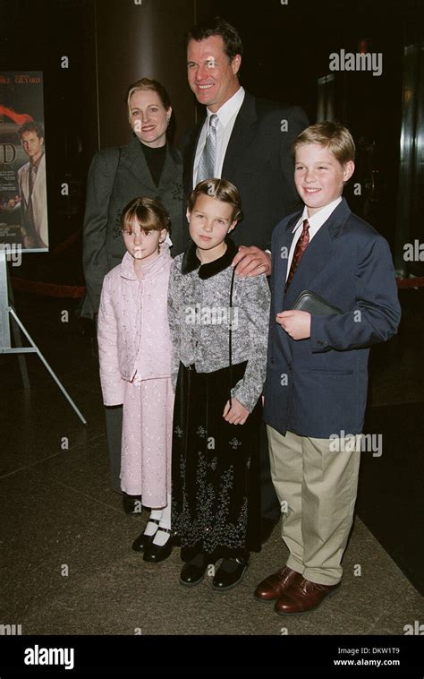 BRAD JOHNSON & FAMILY.ACTOR & FAMILY.HOLLYWOOD, LA, USA.26/01/2001.BF9B15C Stock Photo - Alamy