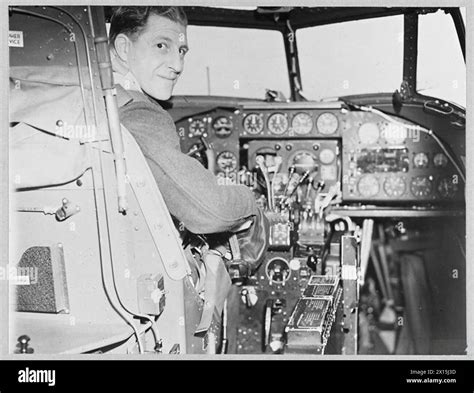 LOCKHEED VENTURA - cockpit Royal Air Force Stock Photo - Alamy