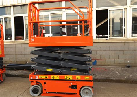 Self Propelled Scissor Lift Aerial Work Platform Platform Lifting Equipment