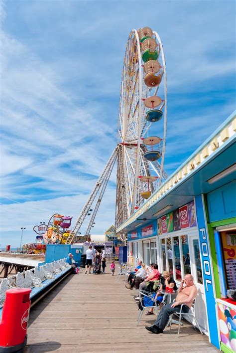 Ferris Wheel editorial stock photo. Image of thrill, kingdom - 33823018