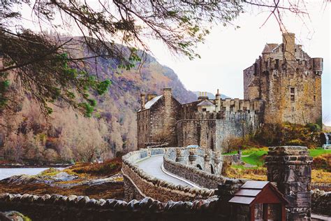 Eilean Donan Castle, Isle of Skye // Scotland, UK - The Blog Abroad