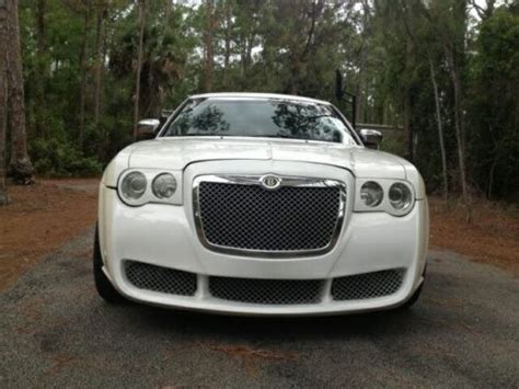 Sell used 2007 Chrysler 300 Bentley Conversion Limousine 130" in Fort Myers, Florida, United States