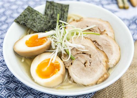 How To Make a Basic Japanese Ramen Noodle Soup - Egg Wan's Food Odyssey