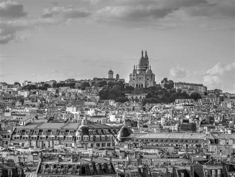 24 Enchanting Views Of Montmartre, Paris