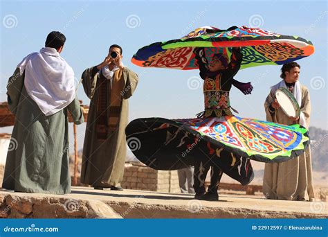 Tanoura Egyptian Folk Dance Editorial Photography - Image of desert, arabic: 22912597