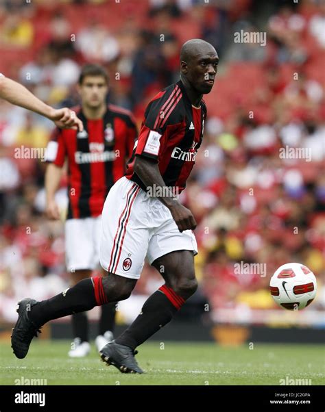 CLARENCE SEEDORF AC MILAN AC MILAN EMIRATES STADIUM LONDON ENGLAND 01 ...