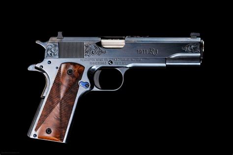 Remington 1911 R1 Walnut Grip