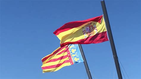 Bandera Valenciano e Española, Spaanse en Valenciaanse vlag, Spanish and Valencian Flag, - YouTube