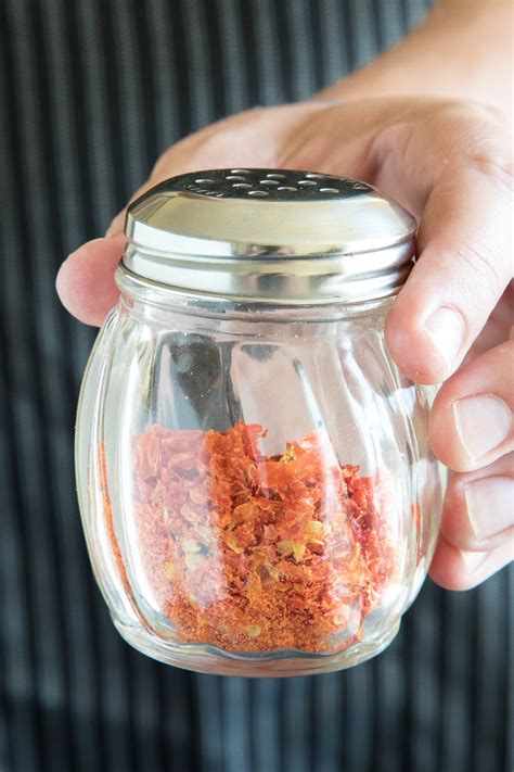 How to Make Homemade Chili Flakes - Recipe - Chili Pepper Madness