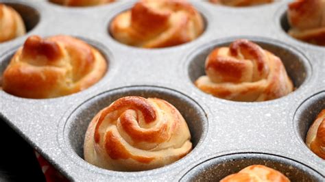 Josephine's Recipes : Rose Flower Bread 🌹 Soft & Chewy Milk Bread Recipe