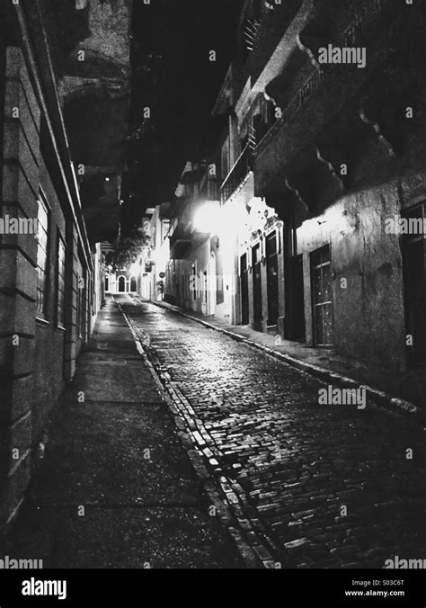 Alley way at night Stock Photo - Alamy