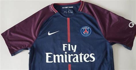 From superstar Neymar Jr .: His signed PSG jersey