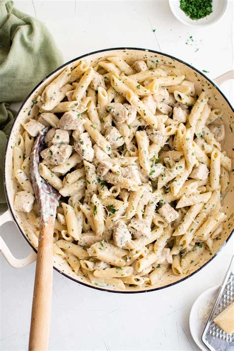 Creamy Garlic Chicken Penne Pasta | YellowBlissRoad.com