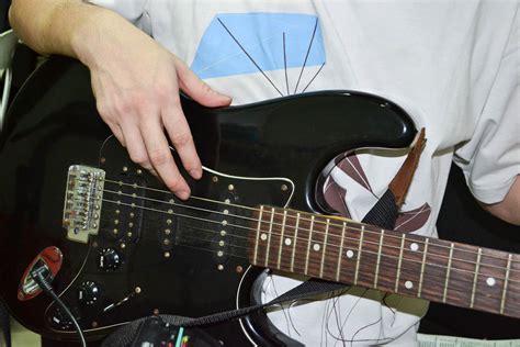 3 Ways to Tune Your Guitar in Drop D - wikiHow