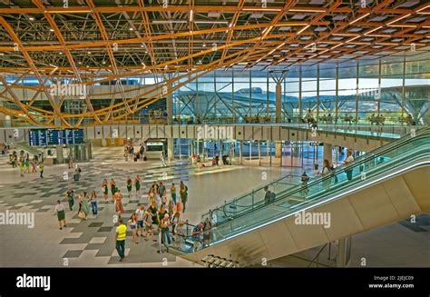 Split airport croatia hi-res stock photography and images - Alamy