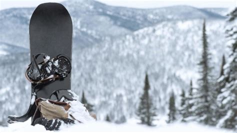 16 Best Snowboard Travel Bags in 2024 for Any Winter Trip