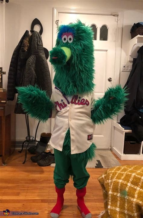 Philly Phanatic Costume | Unique DIY Costumes - Photo 2/5