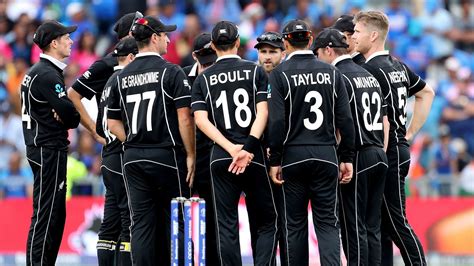 New Zealand Players Reflect Upon Early Wickets, Dhoni-Jadeja Partnership