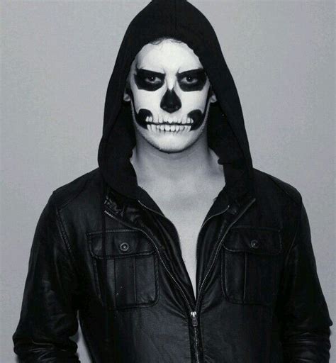 Guy Skelton face | Fantasias de halloween para homens, Maquiagem de caveira, Fantasia halloween ...