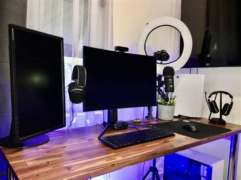 My Streaming / PS5 gaming desk setup : r/battlestations