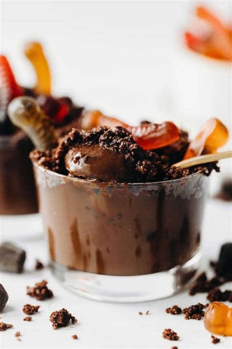 Chocolate Pudding Dirt Cups (vegan + paleo) | Feasting on Fruit