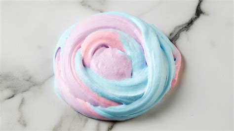 Make a Colorful Fluffy Unicorn Slime in 4 Steps – Craft projects for every fan!