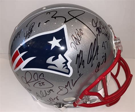 2018 New England Patriots Super Bowl 53 Champ Team Signed Helmet (signed by 31 - big Brady ...