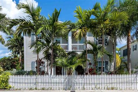 Pet Friendly Hotels in Key West, FL - BringFido