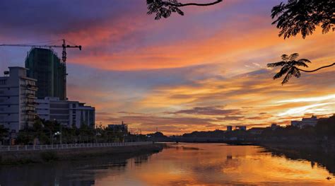 Red River in Ninh Binh - Longest River in North Vietnam | Trip Ways